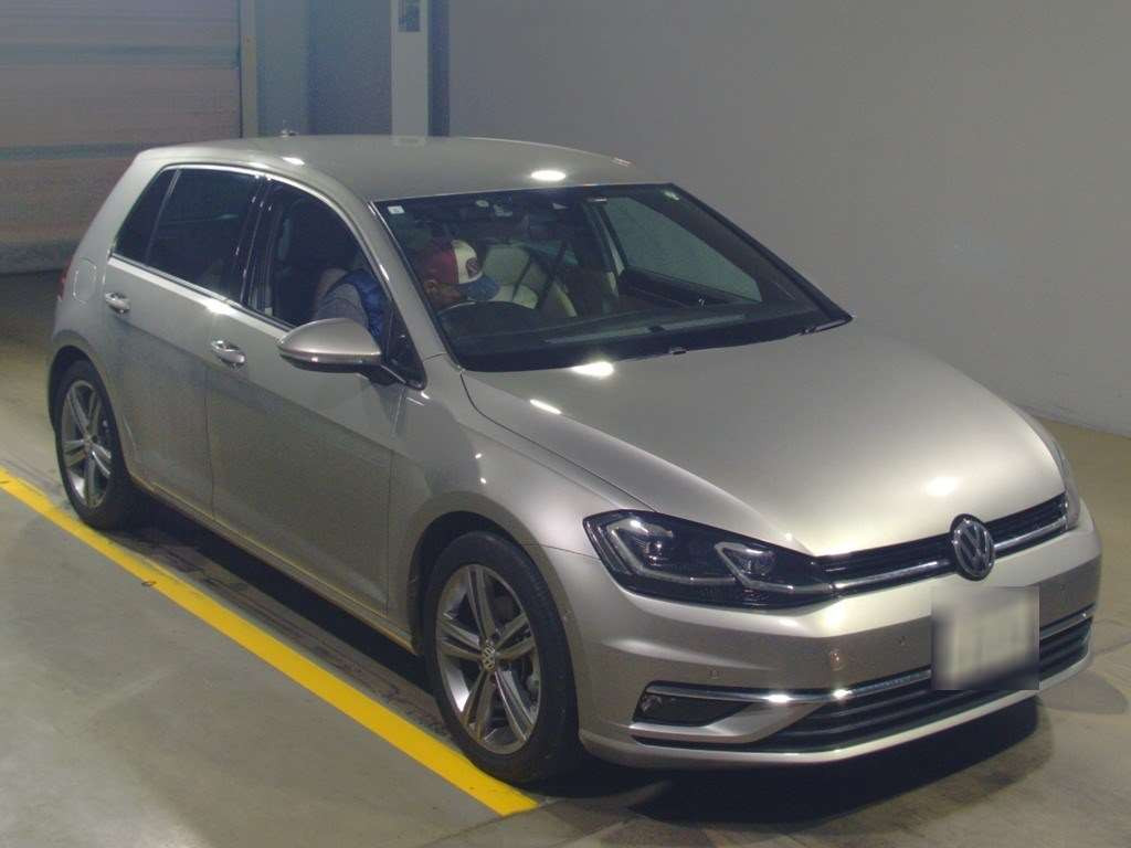 2019 Volkswagen Golf AUCPT[2]