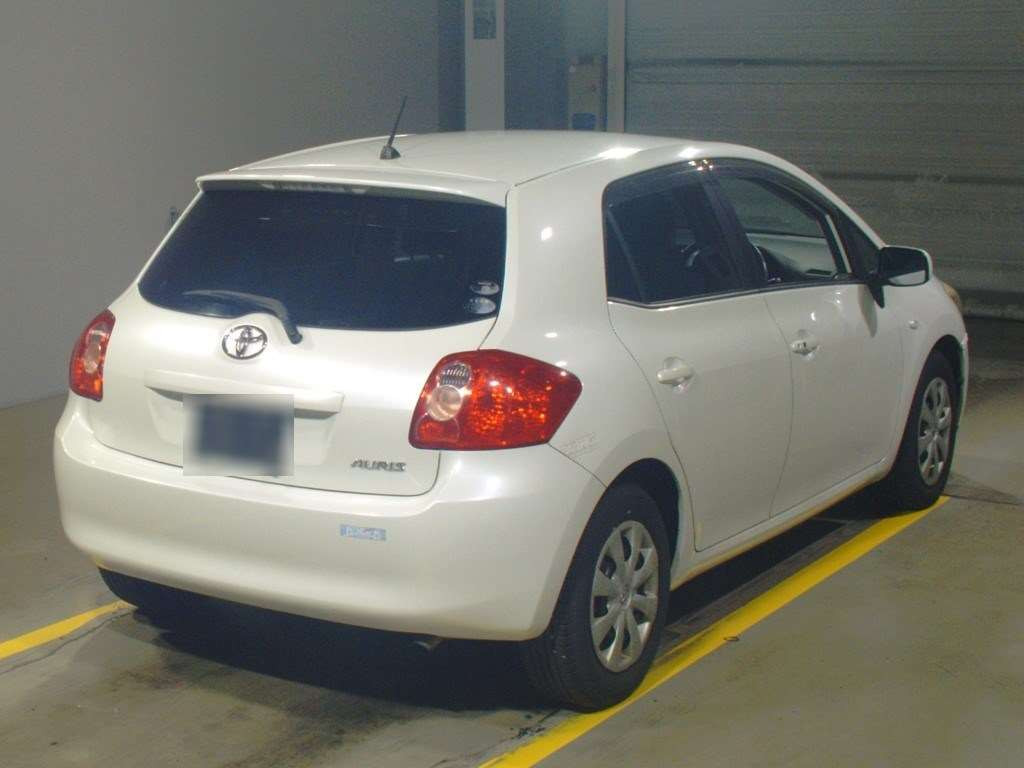 2008 Toyota Auris NZE151H[1]