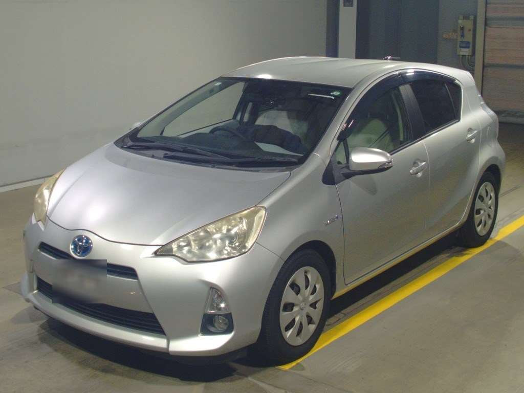 2012 Toyota Aqua NHP10[0]