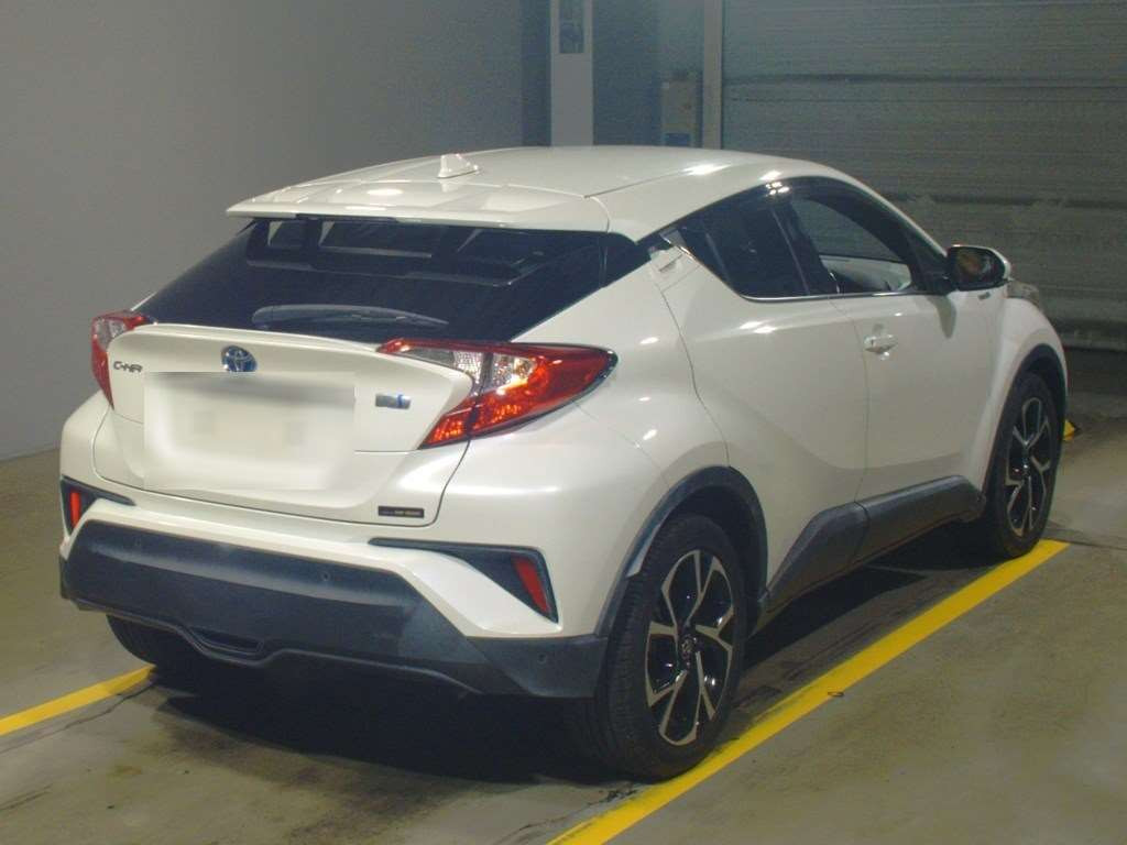 2017 Toyota C-HR ZYX10[1]