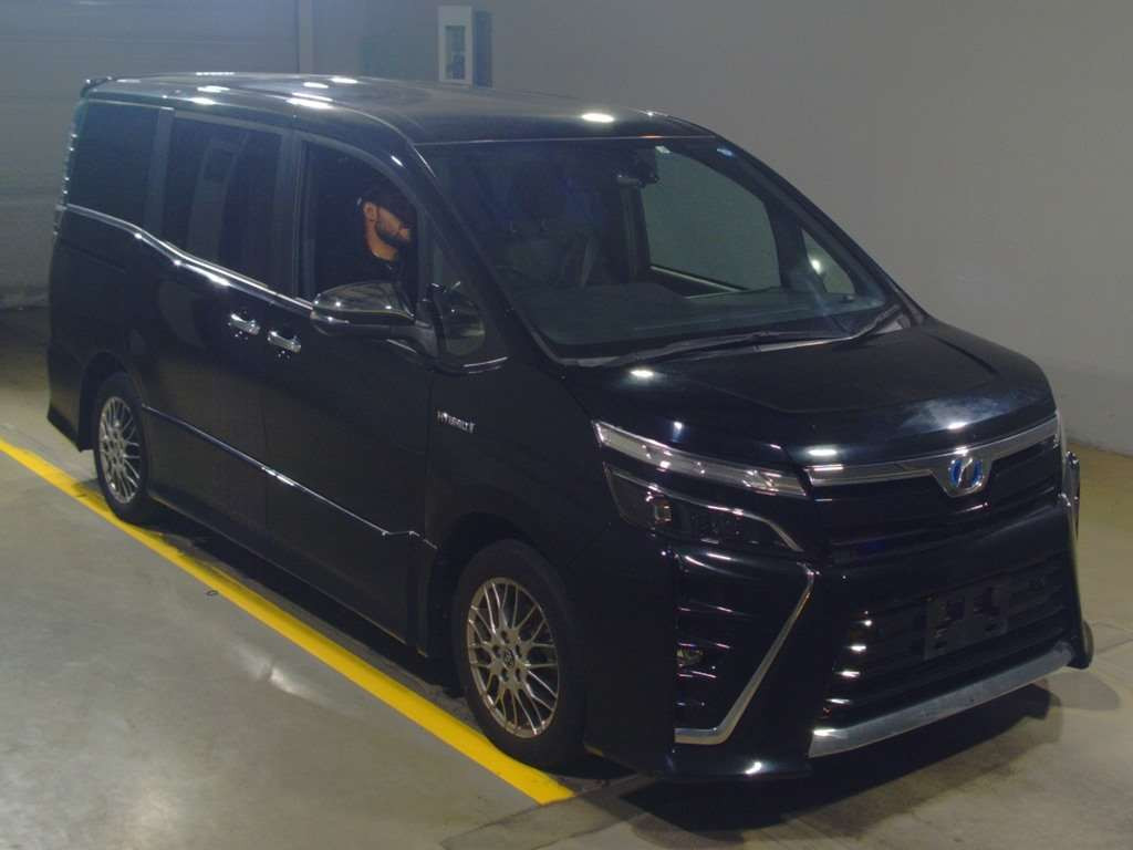 2019 Toyota Voxy ZWR80W[2]