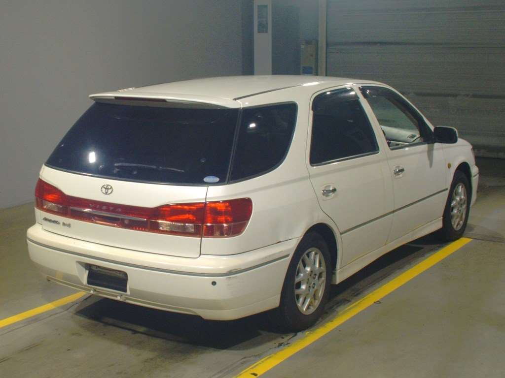 2001 Toyota Vista Ardeo AZV50G[1]