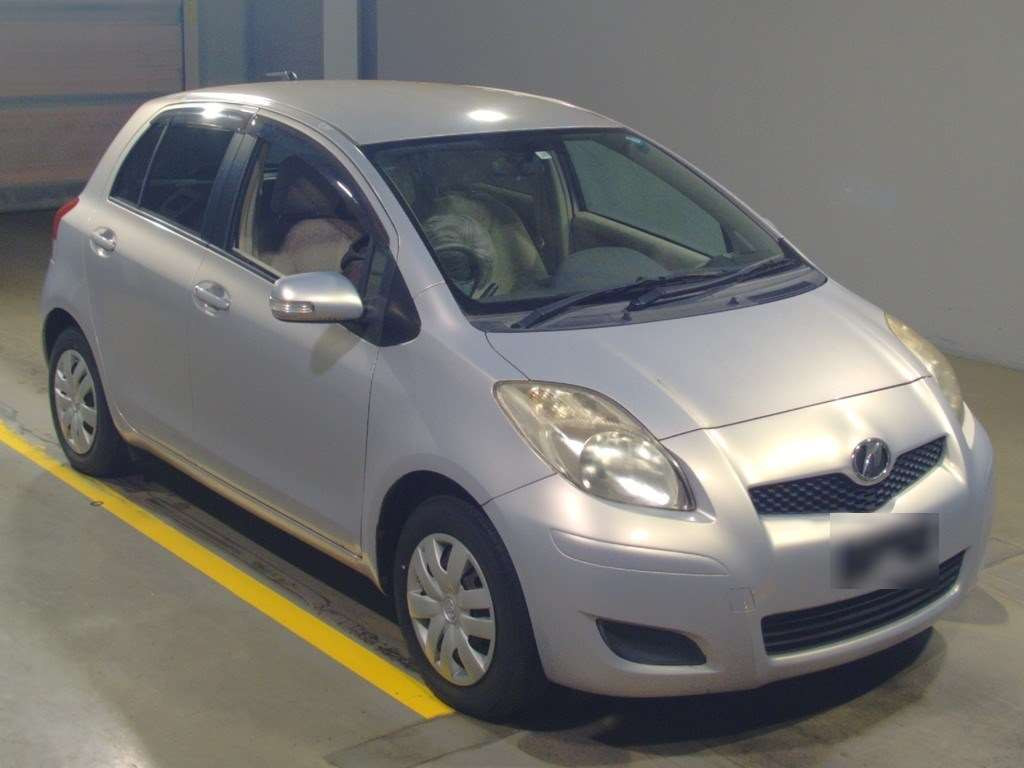 2009 Toyota Vitz SCP90[2]