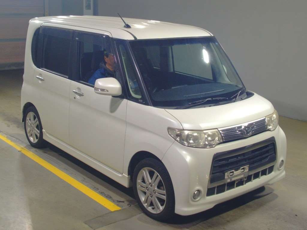 2011 Daihatsu Tanto Custom L375S[2]