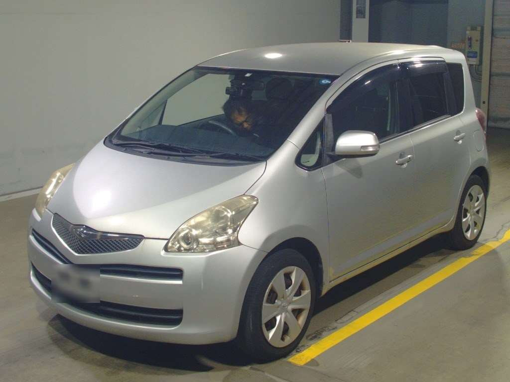 2009 Toyota Ractis SCP100[0]