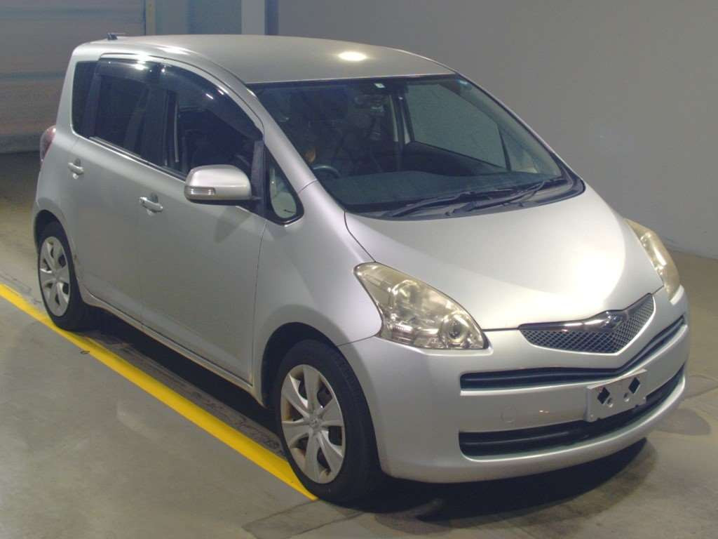 2009 Toyota Ractis SCP100[2]