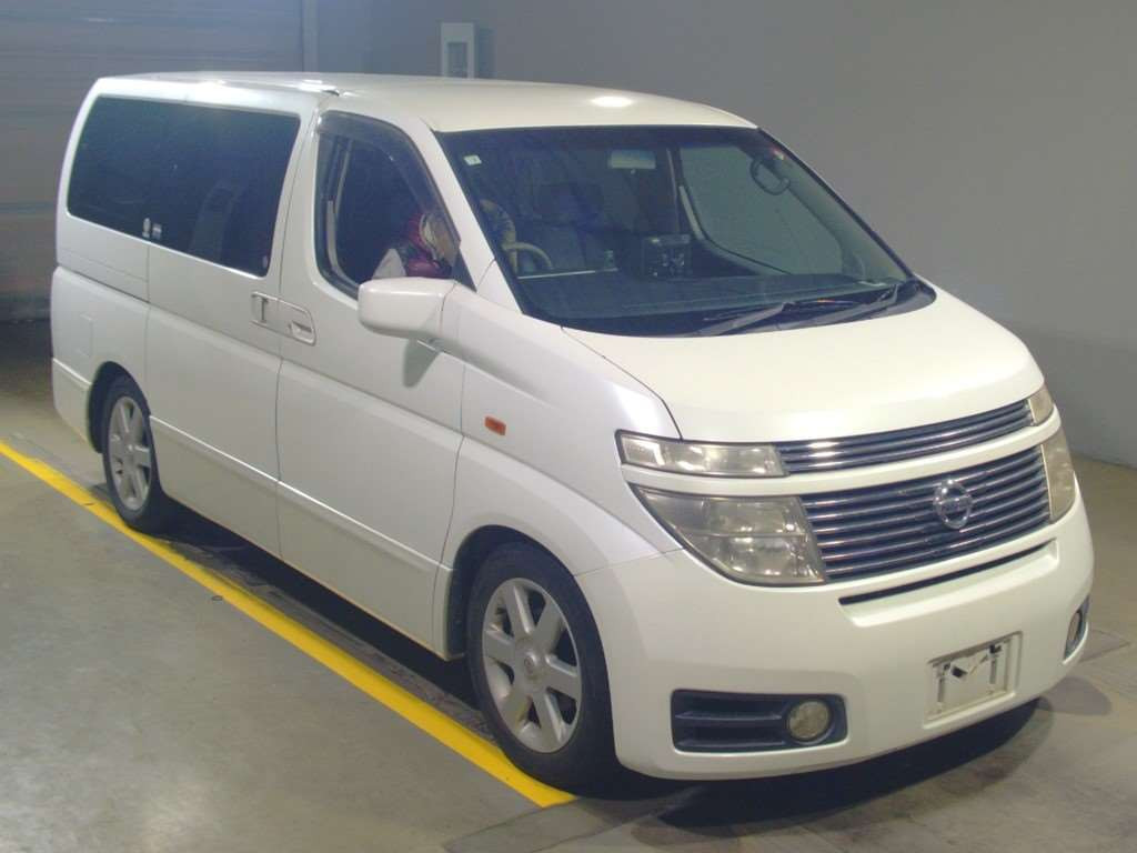 2002 Nissan Elgrand E51[2]