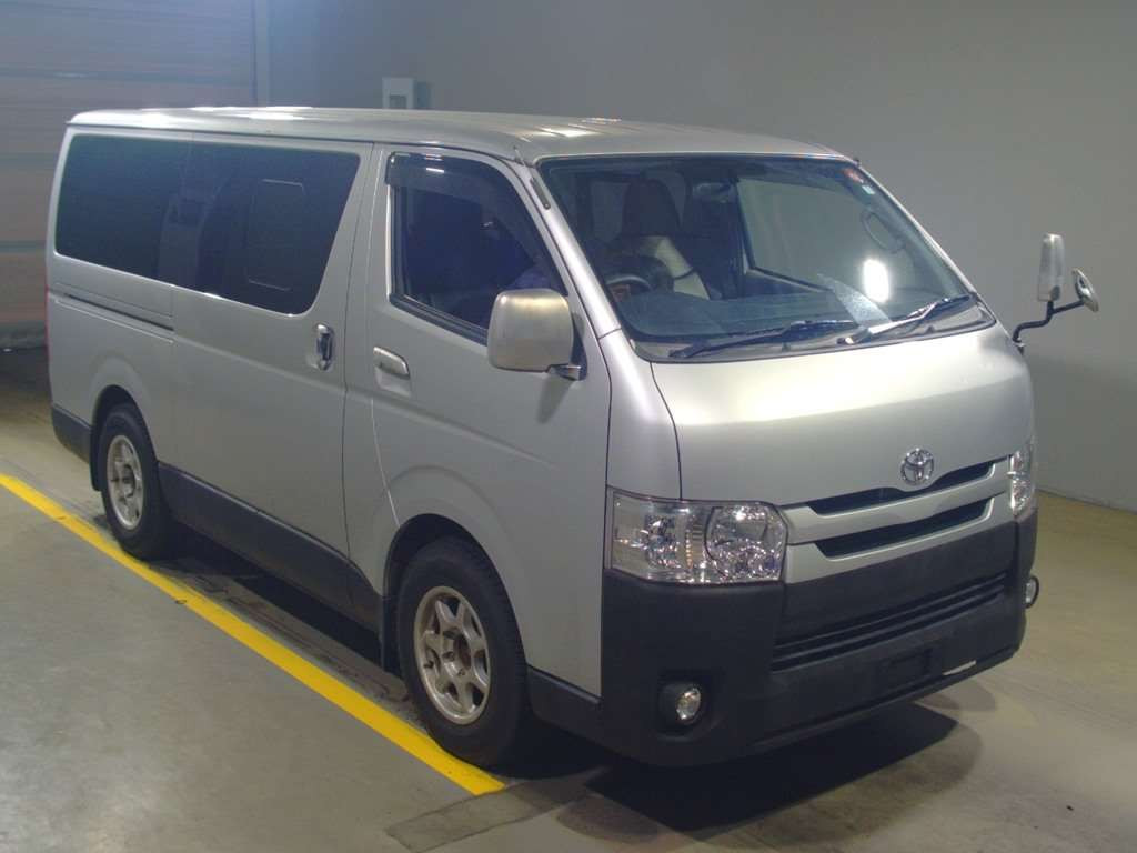 2016 Toyota Hiace Van KDH201V[2]