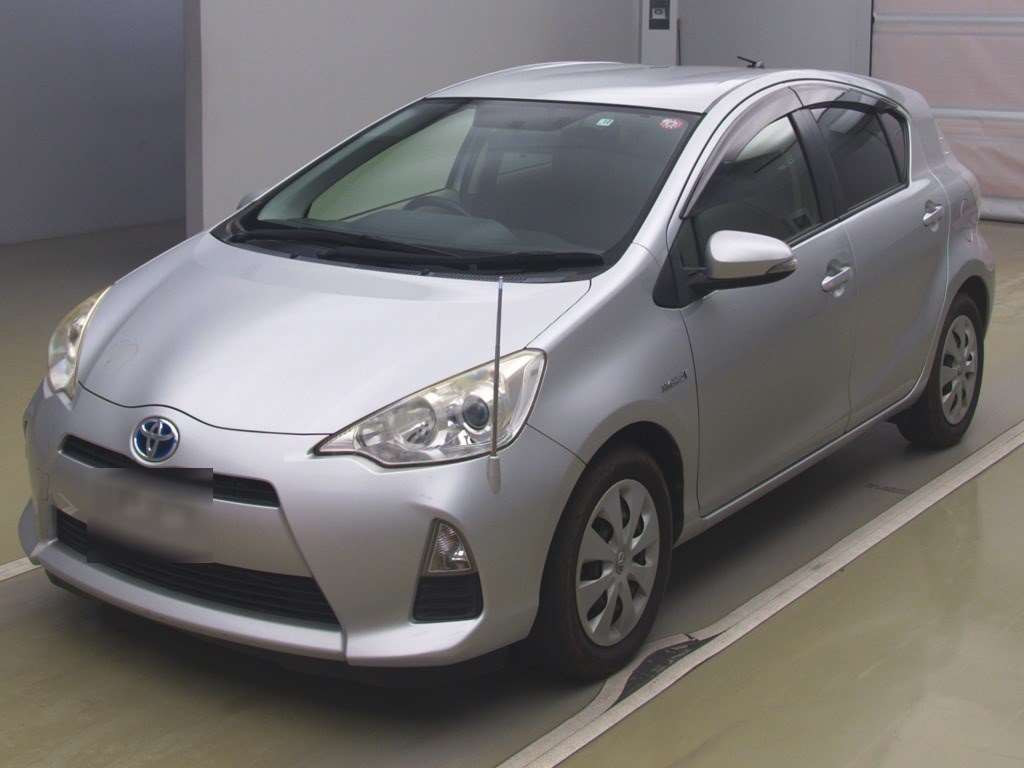 2012 Toyota Aqua NHP10[0]