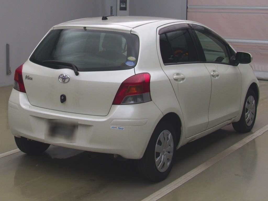 2010 Toyota Vitz SCP90[1]