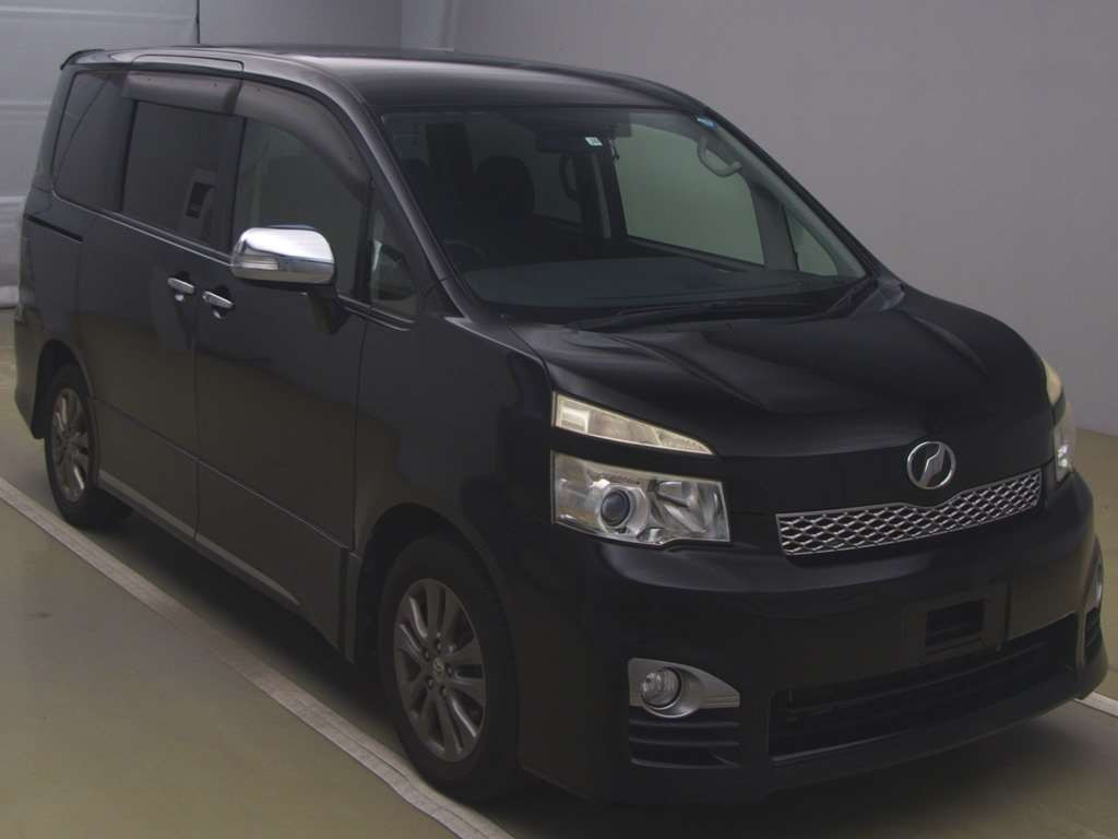 2011 Toyota Voxy ZRR70W[2]