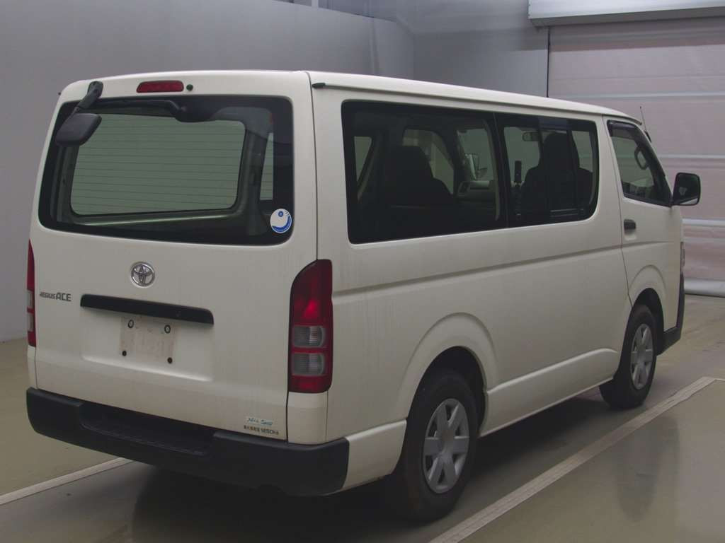 2013 Toyota Regiusace Van KDH201V[1]