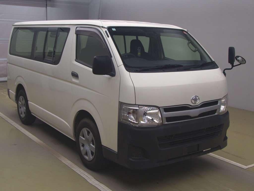 2013 Toyota Regiusace Van KDH201V[2]