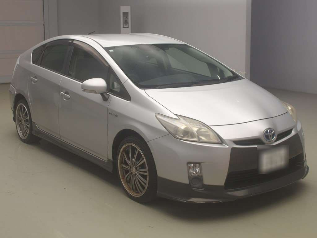 2010 Toyota Prius ZVW30[2]