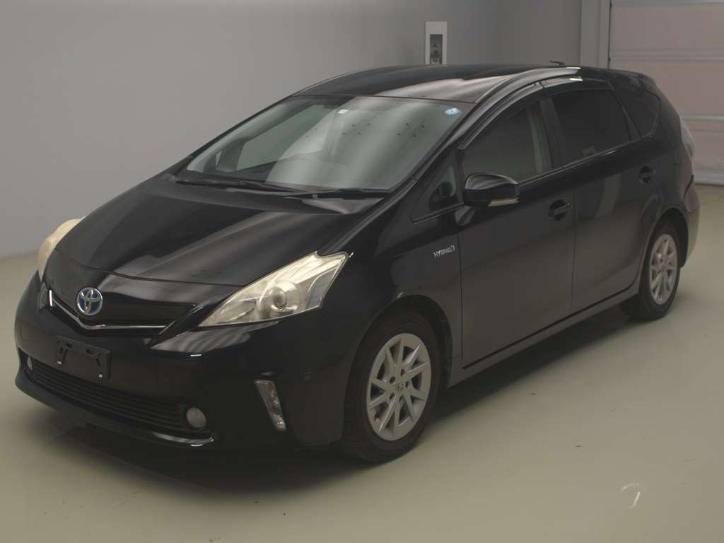 2011 Toyota Prius alpha ZVW41W[0]