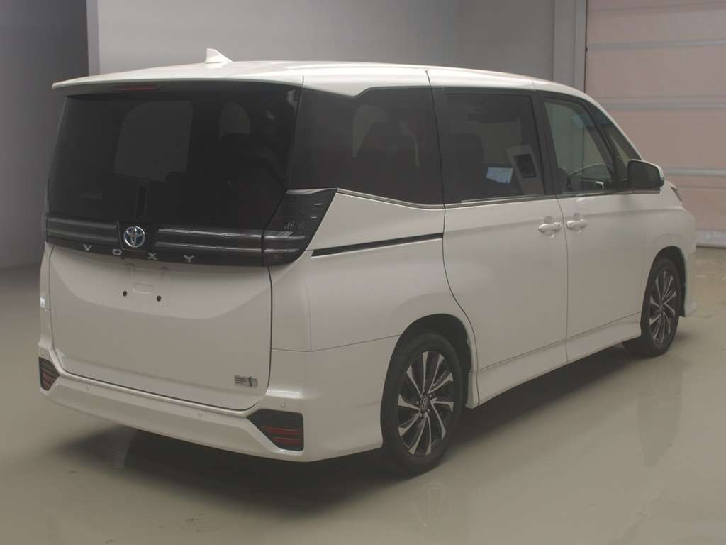 2022 Toyota Voxy ZWR90W[1]