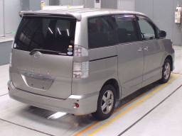 2006 Toyota Voxy