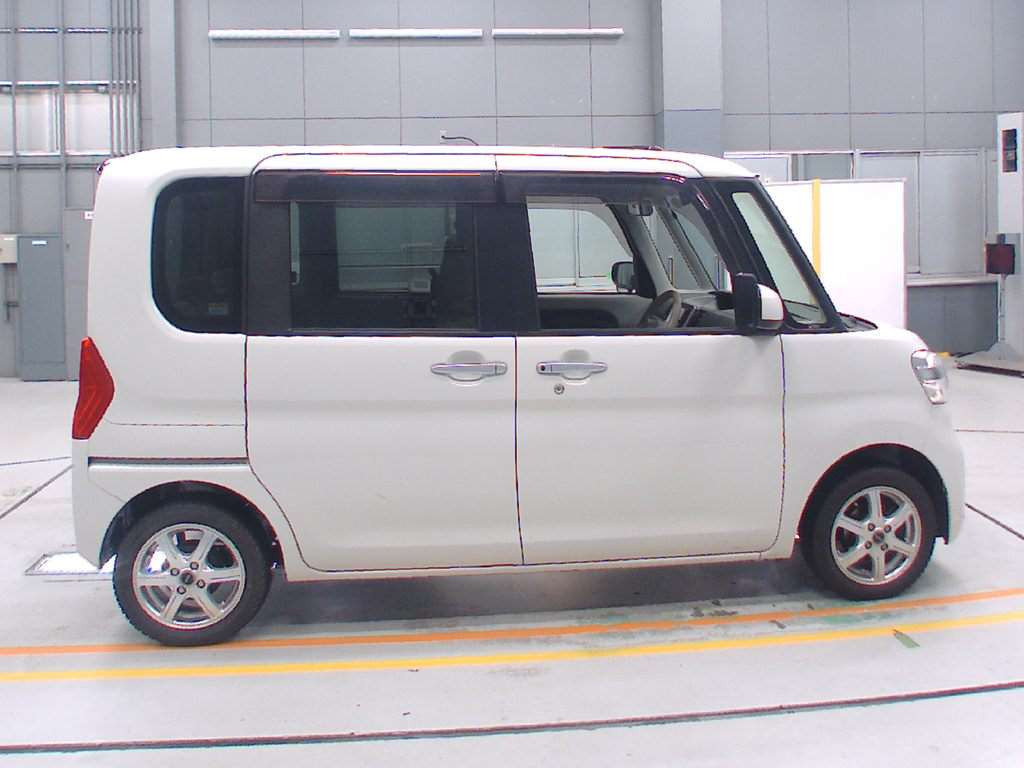 2014 Daihatsu Tanto LA600S[2]