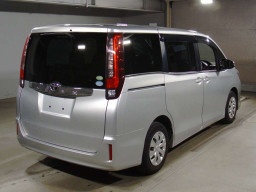 2015 Toyota Noah