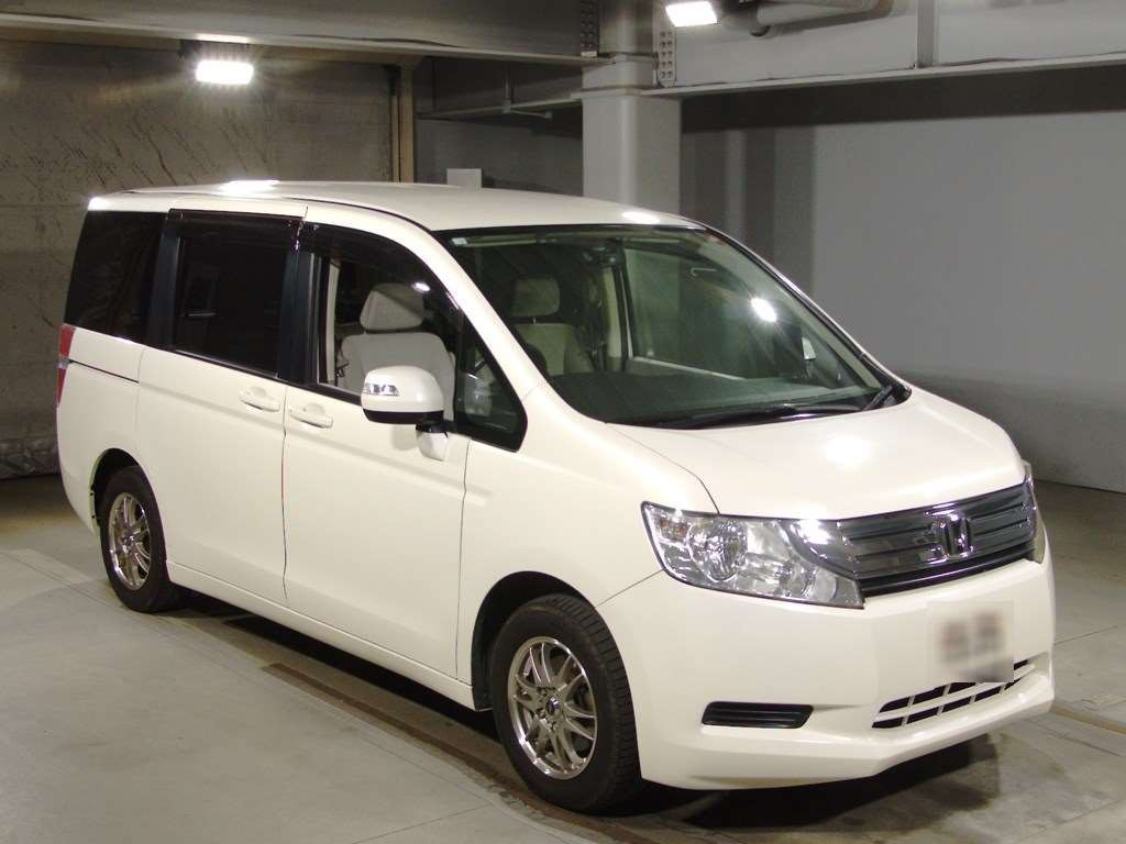 2010 Honda Step WGN RK1[2]