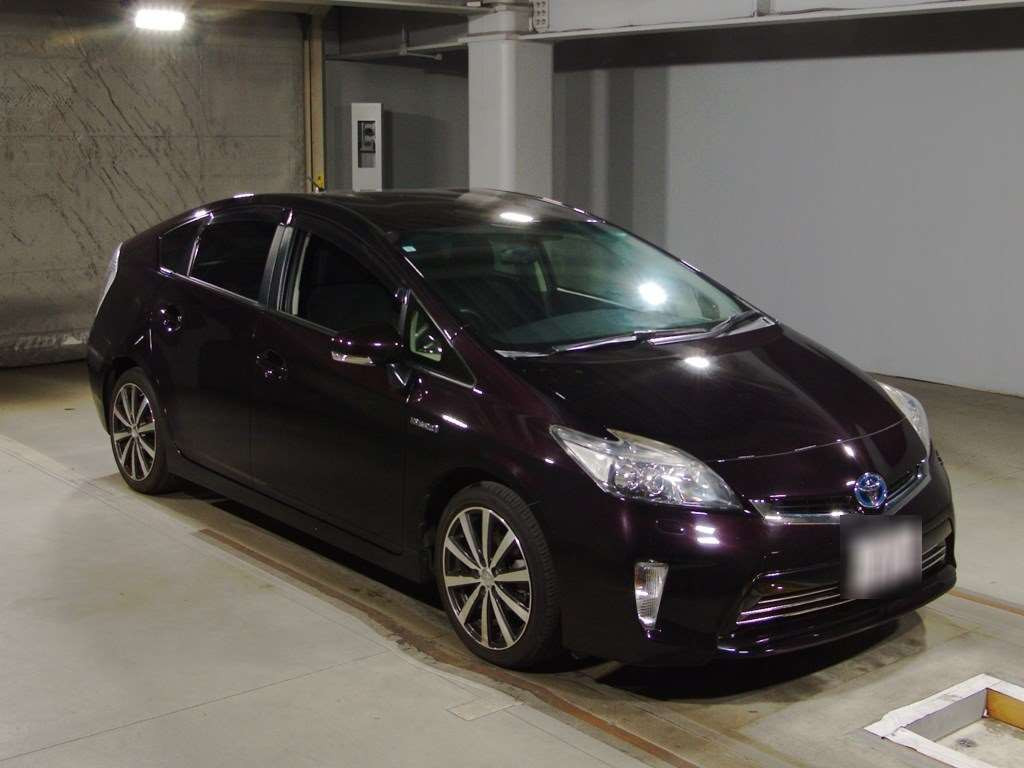 2013 Toyota Prius ZVW30[2]