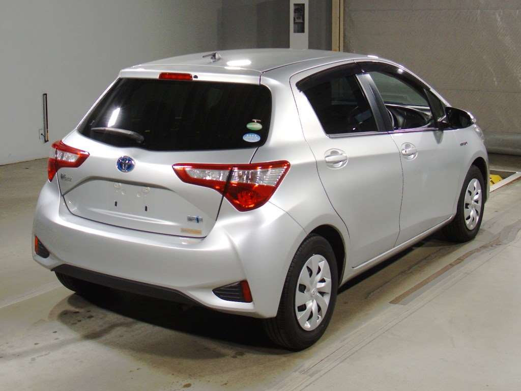 2017 Toyota Vitz NHP130[1]