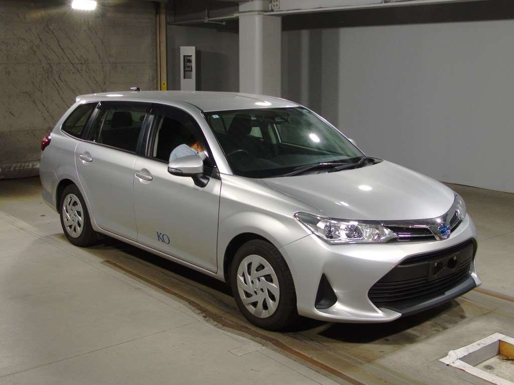 2021 Toyota Corolla Fielder NKE165G[2]