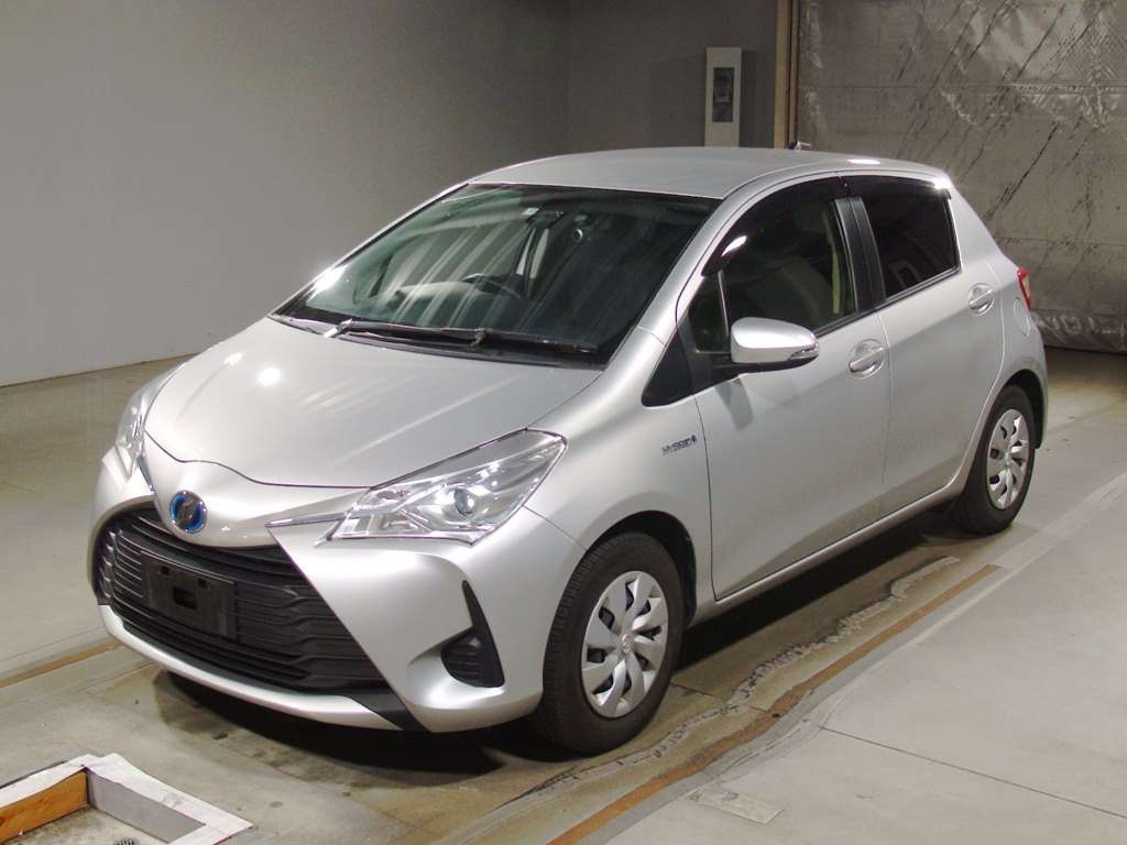 2017 Toyota Vitz NHP130[0]