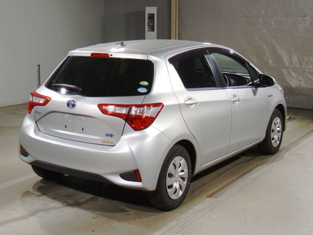 2017 Toyota Vitz NHP130[1]