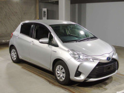 2017 Toyota Vitz