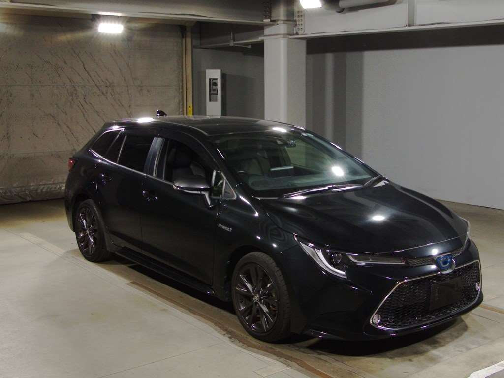 2020 Toyota Corolla Touring Wagon ZWE211W[2]