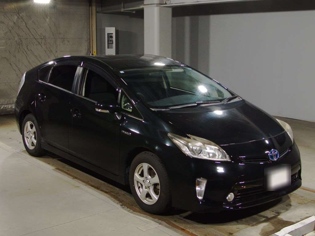 2015 Toyota Prius ZVW30[2]