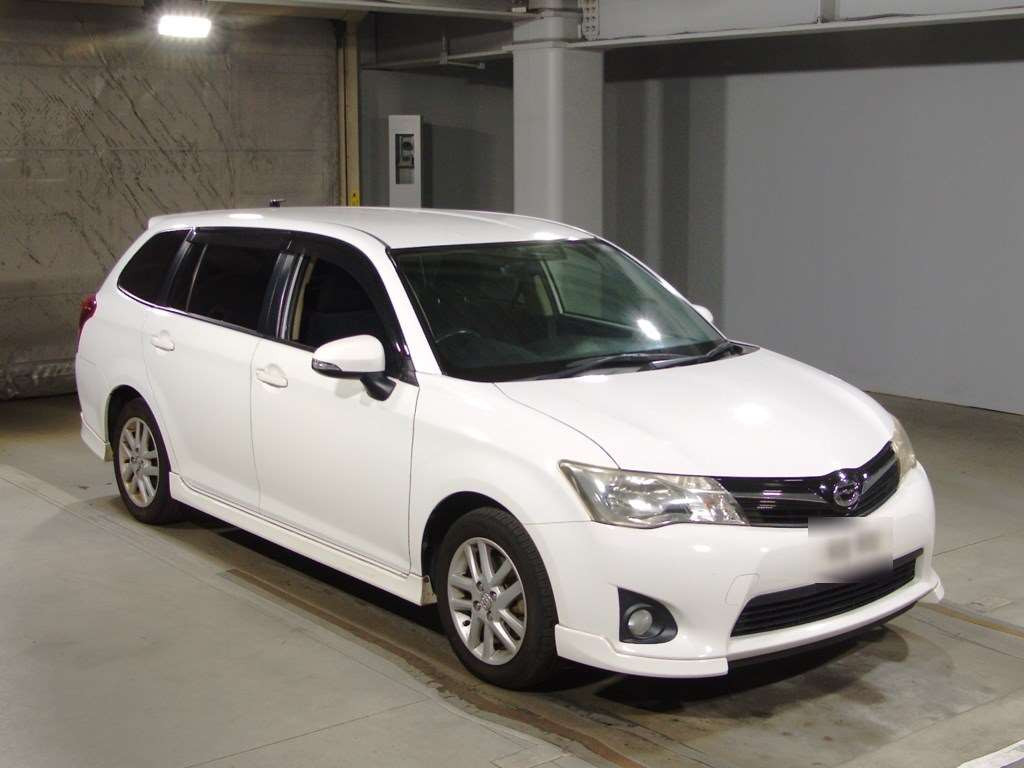 2014 Toyota Corolla Fielder NZE161G[2]