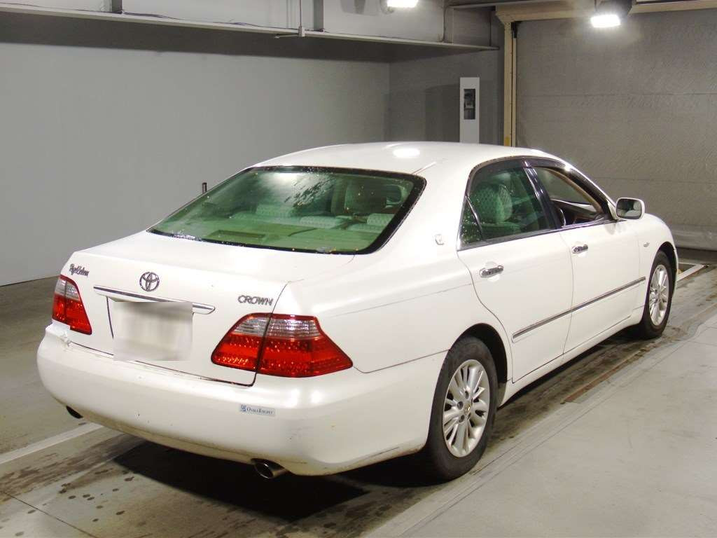 2005 Toyota Crown GRS180[1]