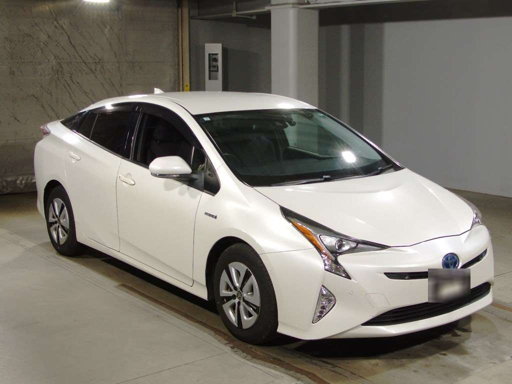 2017 Toyota Prius ZVW51[2]