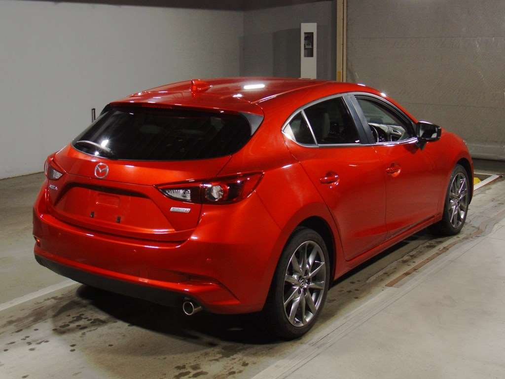 2016 Mazda Axela Sport BMLFS[1]