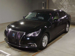 2017 Toyota Crown Hybrid