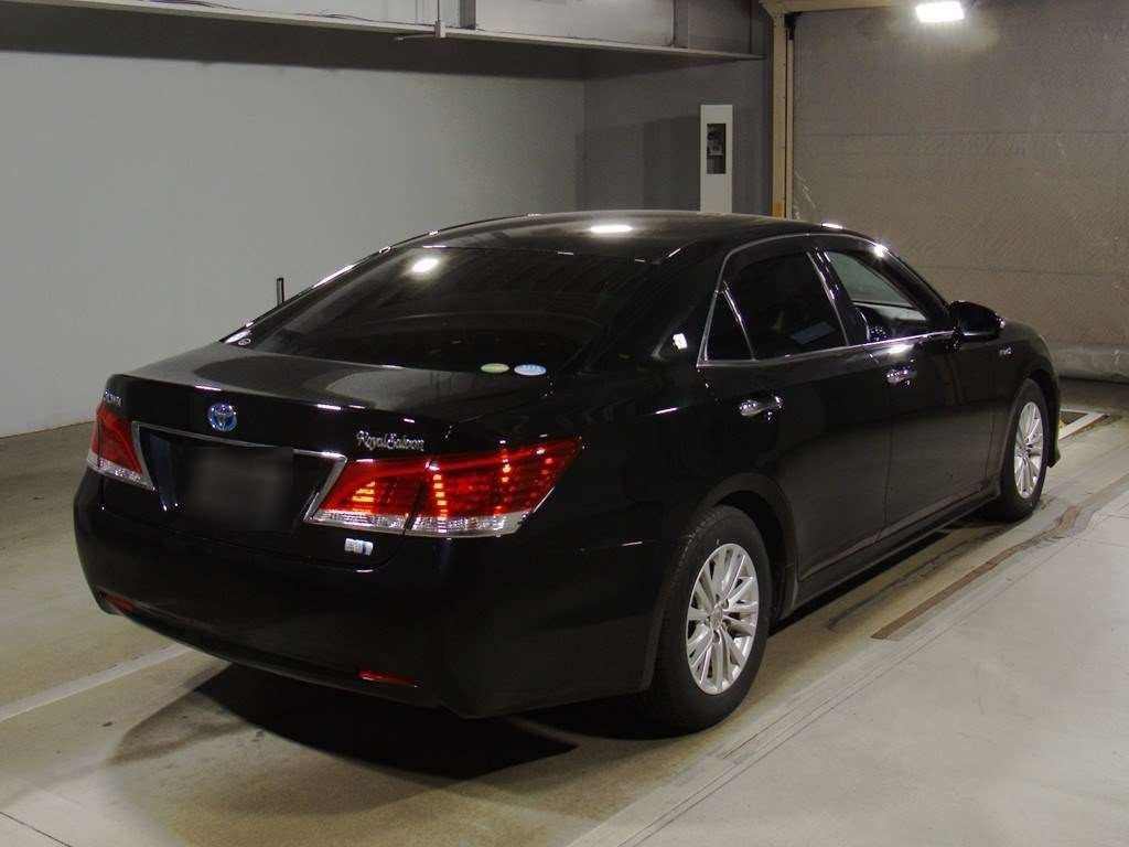 2017 Toyota Crown Hybrid AWS210[1]