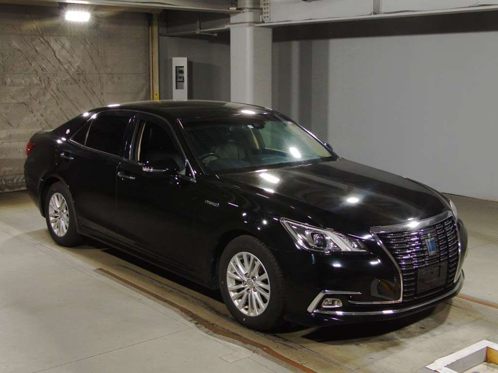 2017 Toyota Crown Hybrid AWS210[2]