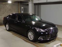 2017 Toyota Crown Hybrid