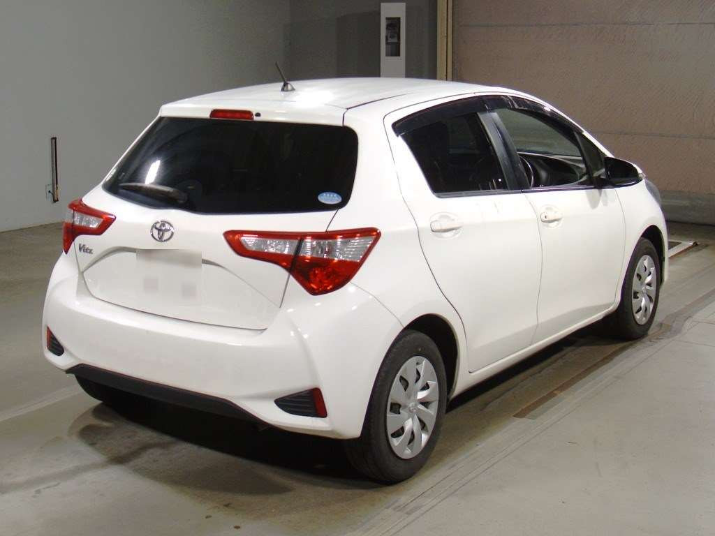 2017 Toyota Vitz KSP130[1]