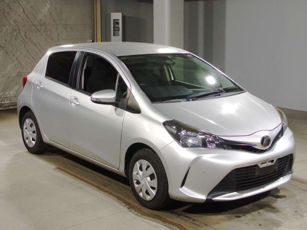 2015 Toyota Vitz KSP130[2]