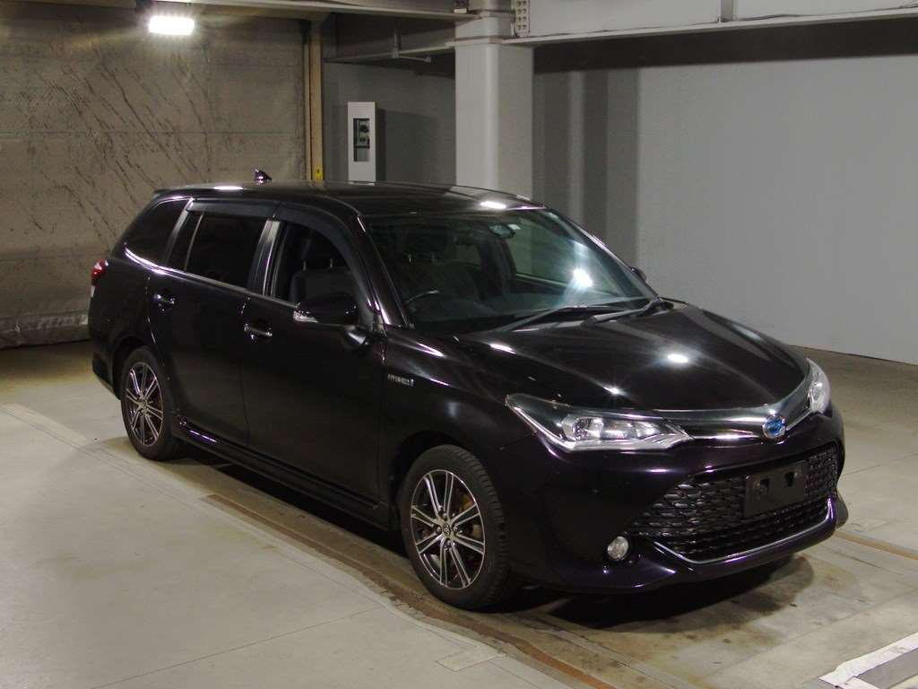 2016 Toyota Corolla Fielder NKE165G[2]