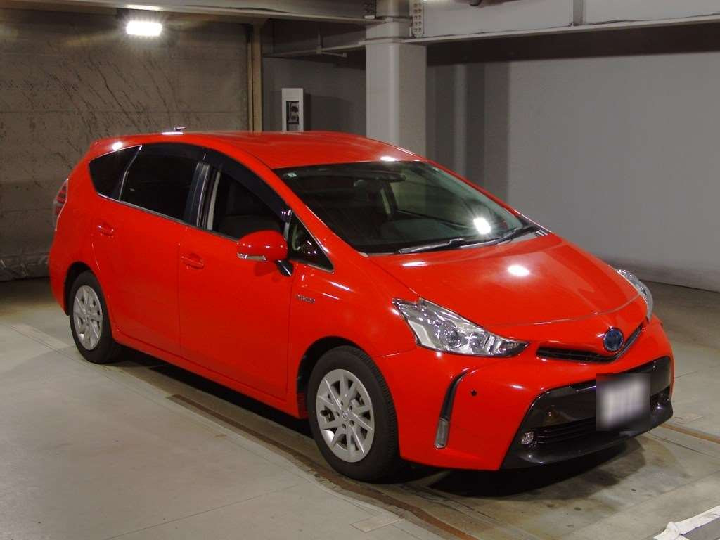 2017 Toyota Prius alpha ZVW41W[2]