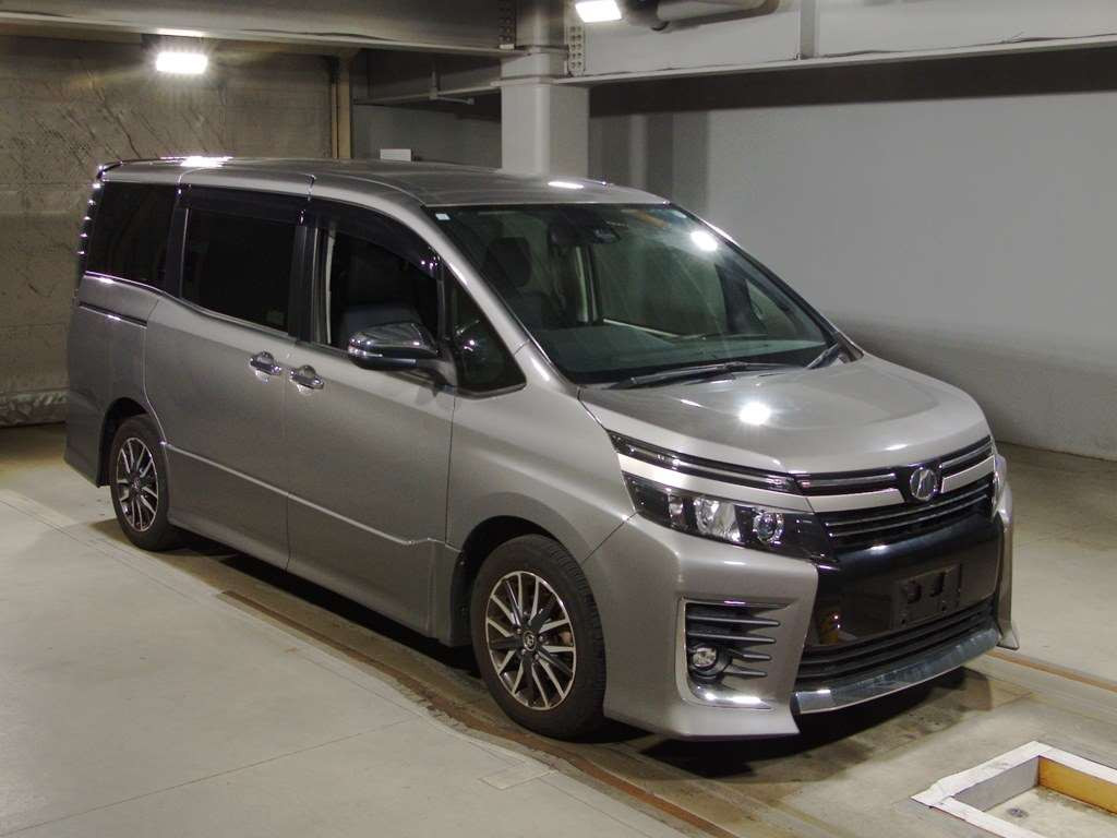 2017 Toyota Voxy ZRR80W[2]