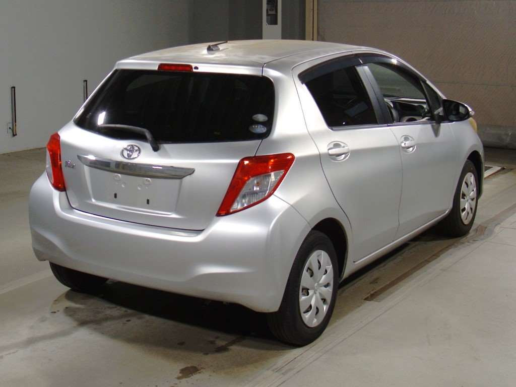 2011 Toyota Vitz KSP130[1]