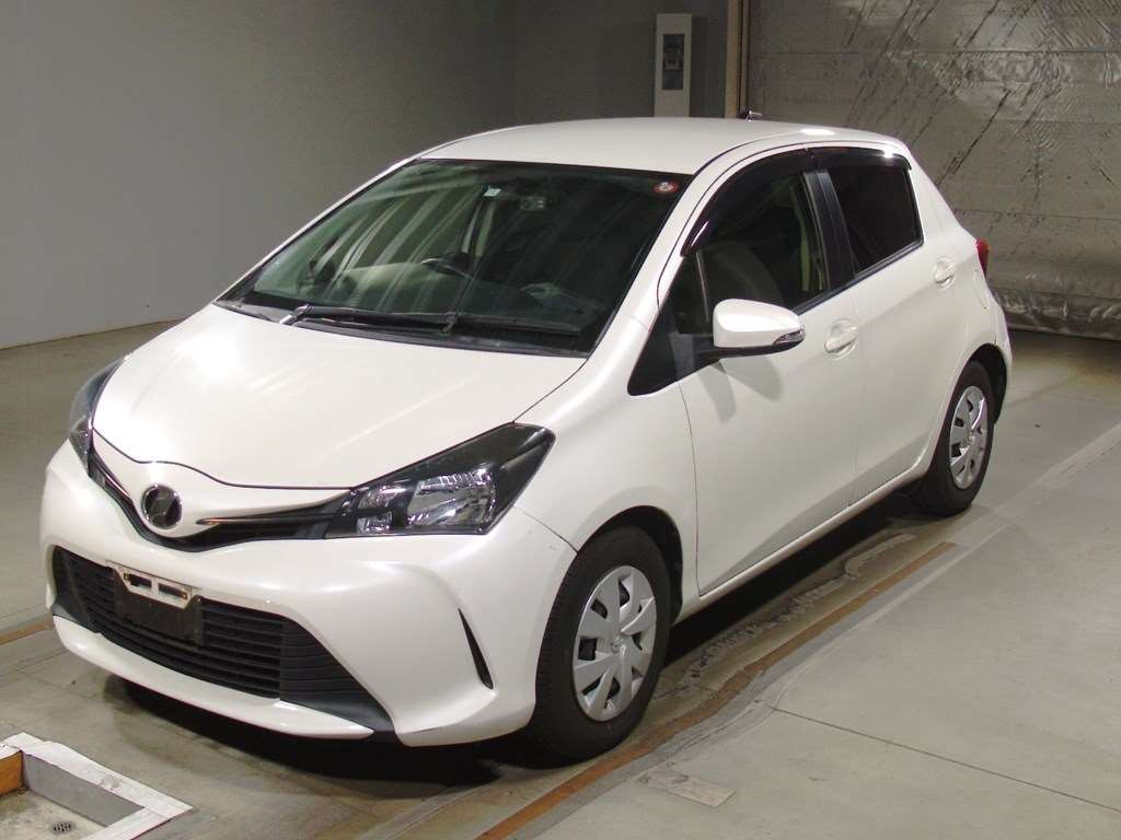 2015 Toyota Vitz NSP130[0]