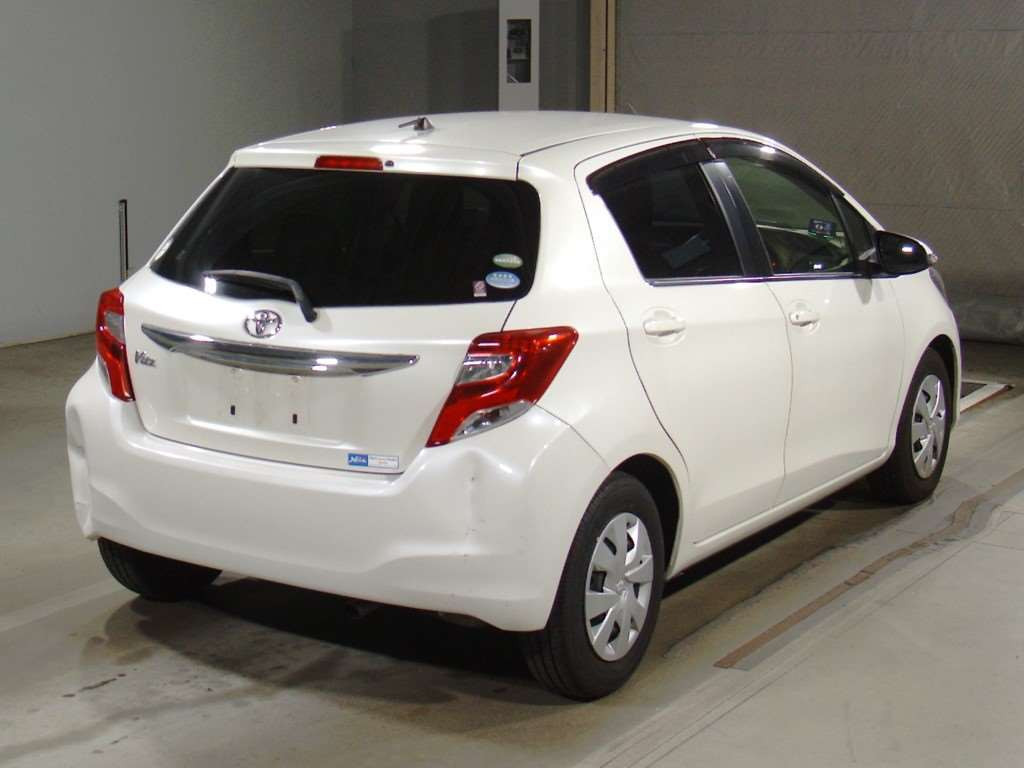 2015 Toyota Vitz NSP130[1]