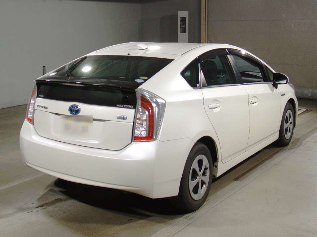 2015 Toyota Prius ZVW30[1]