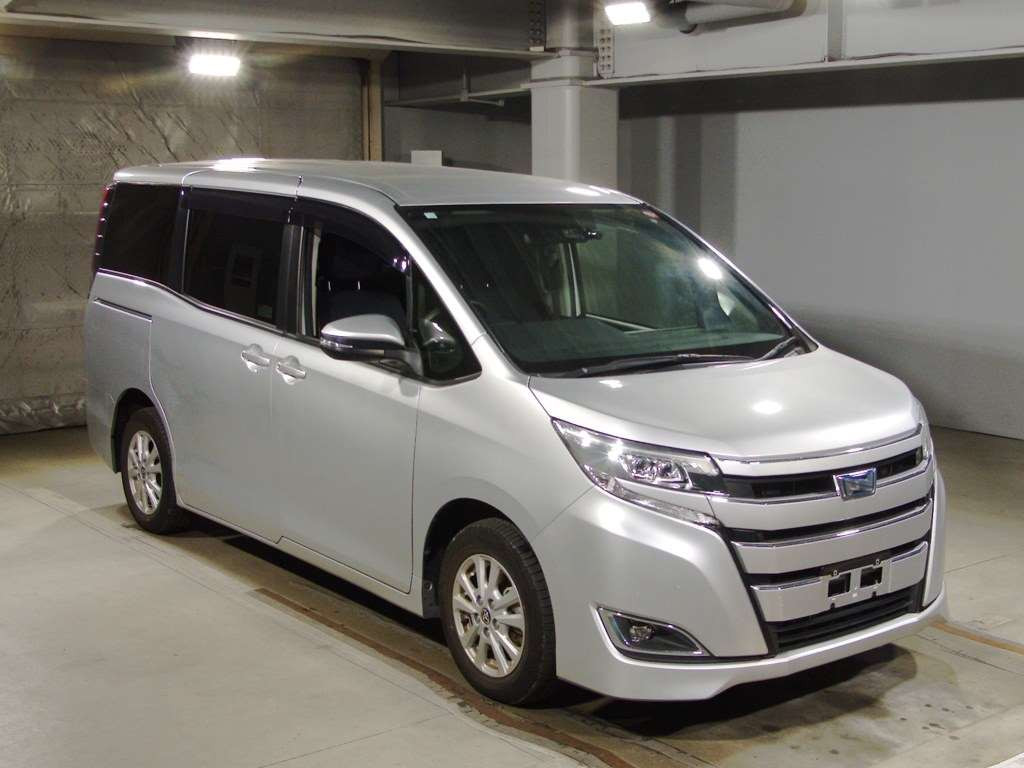 2020 Toyota Noah ZWR80G[2]